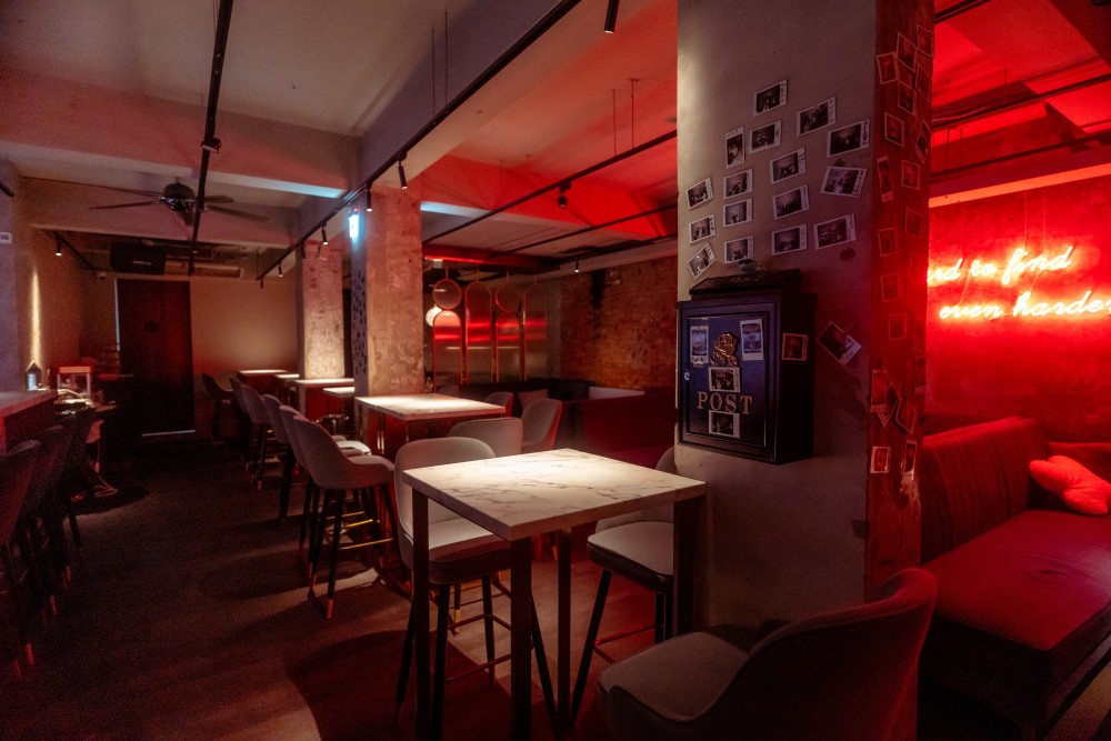 搭配此次環遊世界旅行系列的主題,P.S. I Love You Bar & Bistro更是於疫情後首次回歸店裡寄信服務,提供旅行明信片給來店的旅人